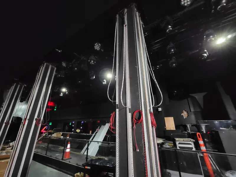 Immersive Dance Floor Pillars, 25 of 37