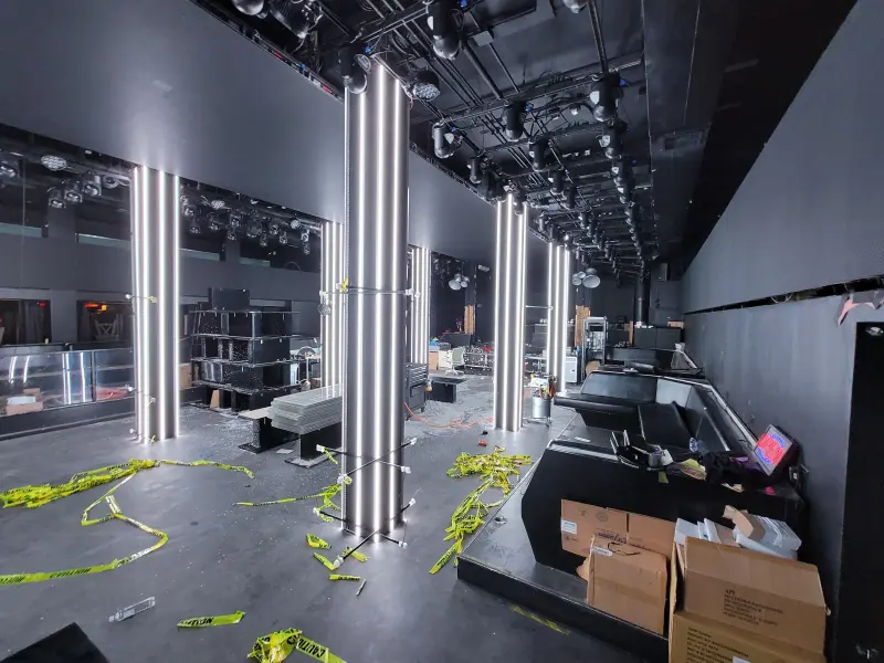 Immersive Dance Floor Pillars, 21 of 37